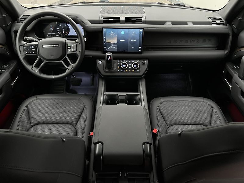 Land Rover Defender D250 SE X-DYNAMIC CZ 1. maj. - fotka 2 z 44