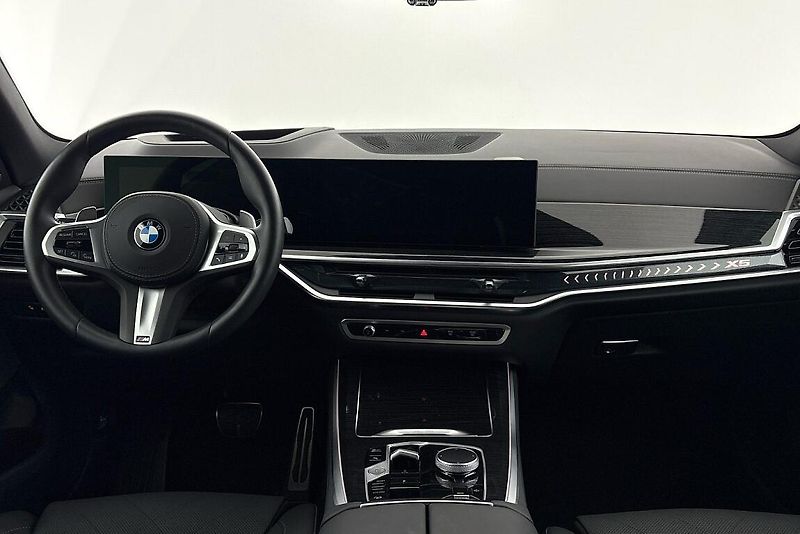 BMW X5 xDrive30d - fotka 8 z 29