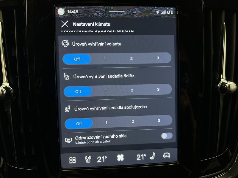 Volvo V90 T6 AWD RECHARGE DARK PLUS - fotka 32 z 46