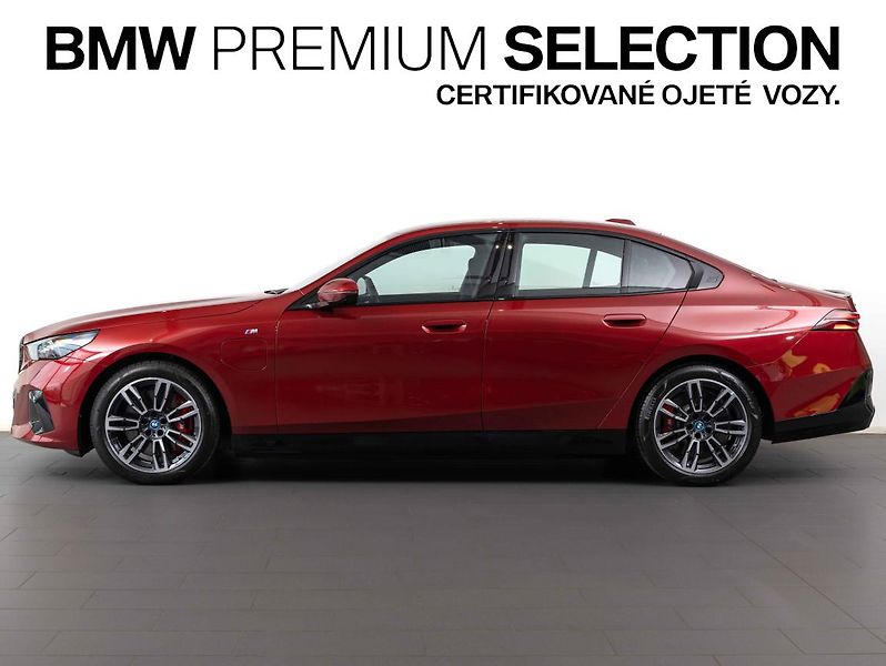 BMW Řada 5 550e xDrive - fotka 3 z 22