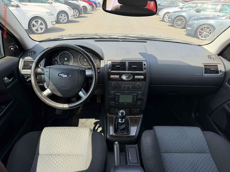 Ford Mondeo (2006) 1.8SCi, AC, výhřev sed - fotka 8 z 16