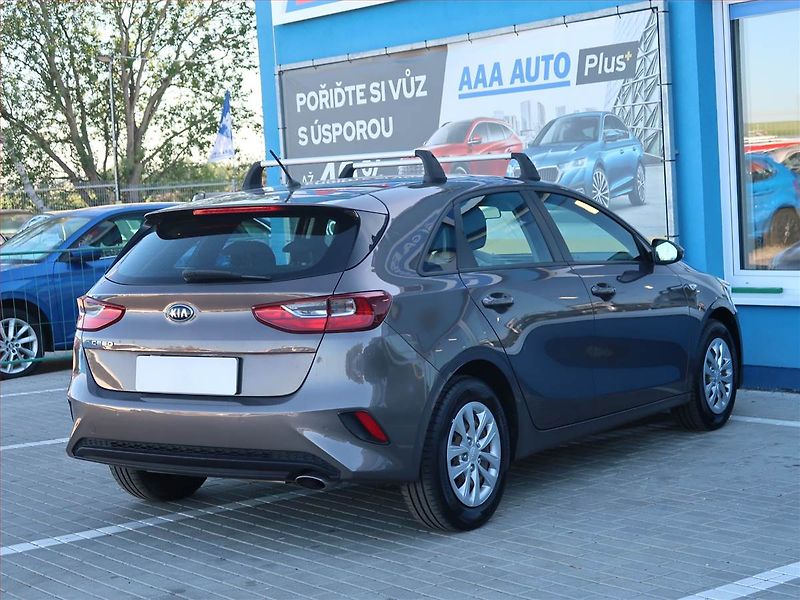 Kia Ceed (2021) Fresh 1.0 T-GDI, ČR,1.maj - fotka 5 z 17