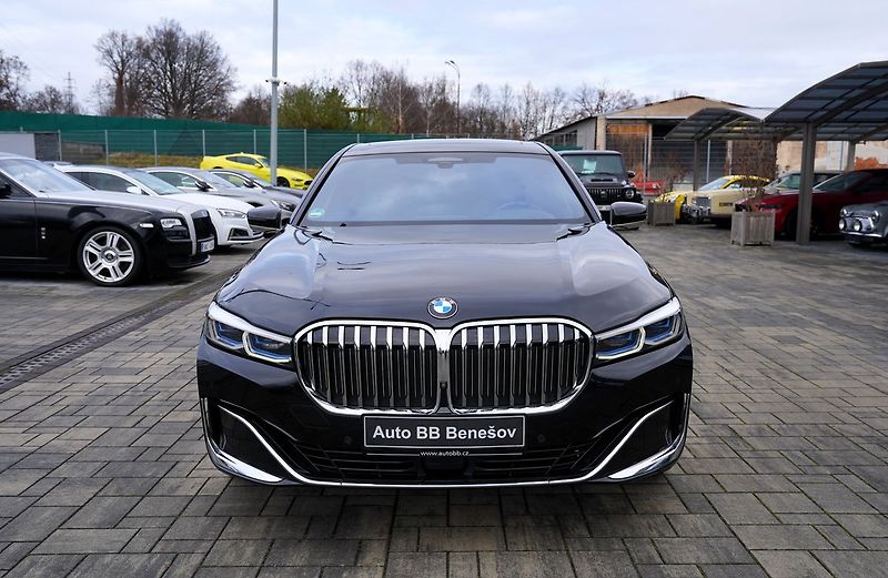 BMW Řada 7 750Li xDrive Individual/ČR - fotka 1 z 49