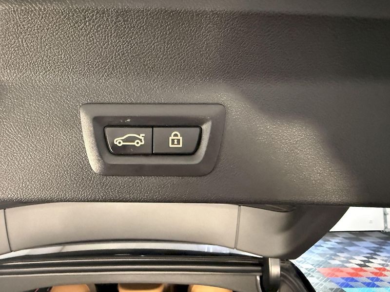 BMW X3 M40d xDrive Laser HUD tažné - fotka 37 z 43