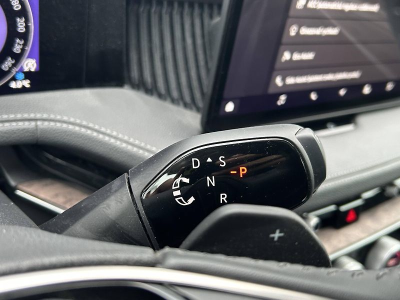 Škoda Superb L&K 7DSG 2,0TDI - fotka 16 z 26