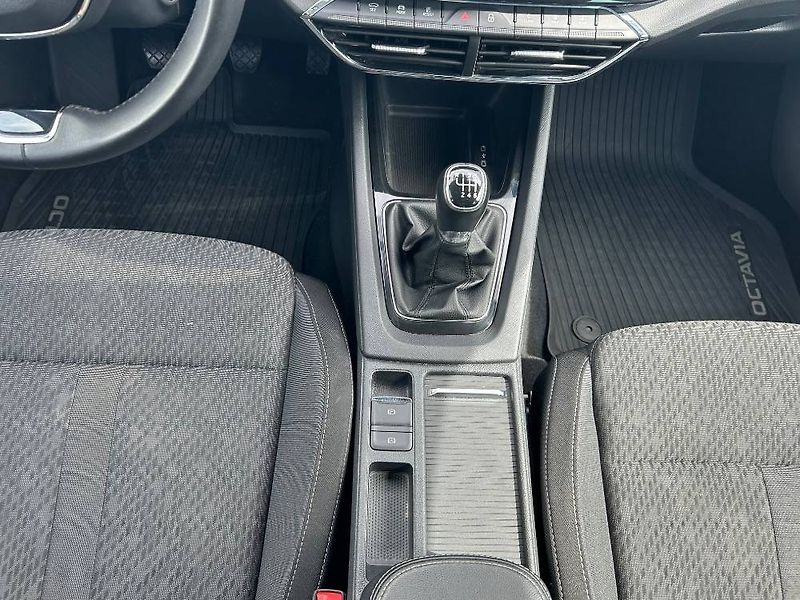 Škoda Octavia Style 6MP 1,5TSI - fotka 9 z 24