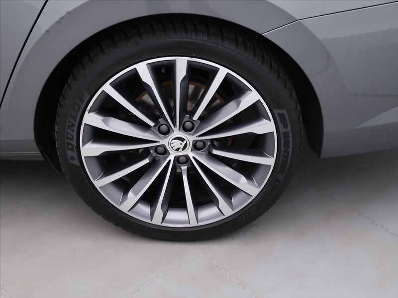 Škoda Superb 2,0 TDI 110kW DSG L&K DPH CZ - fotka 26 z 33