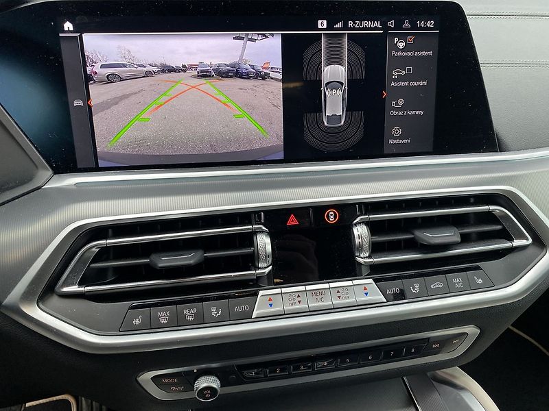 BMW X6 40d xDrive - fotka 30 z 32