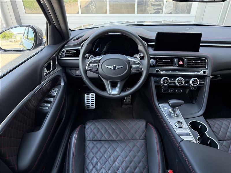 Genesis G70 2,0 T AWD  SB Sport Panorama - fotka 15 z 25