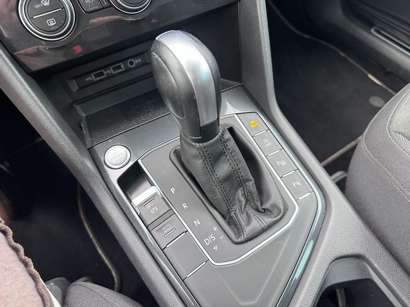 Volkswagen Tiguan (2020) R-LINE 1,5 TSI 110 KW 1. MAJ - fotka 30 z 50