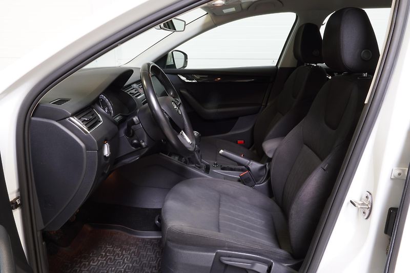 Škoda Octavia 1.6TDI,ČR,NAVI,Adaptivní temp. - fotka 14 z 32