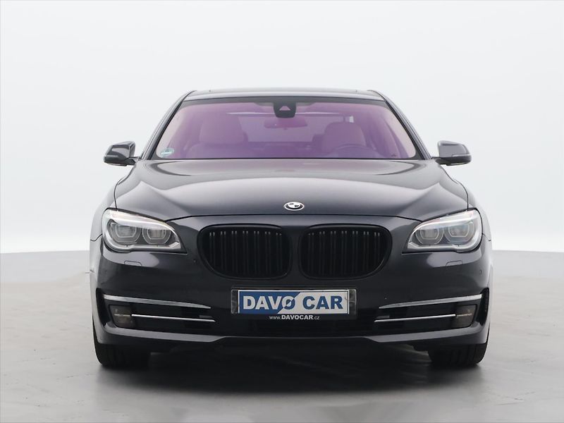 BMW Řada 7 3,0 730d 190kW xDrive - fotka 2 z 34