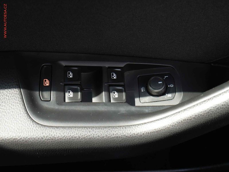 Volkswagen Passat (2020) 2.0TDI, servis.kniha, DSG - fotka 11 z 25