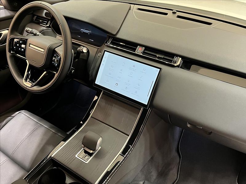 Land Rover Range Rover Velar 2,0 D200 DYNAMIC SE AWD - fotka 27 z 27