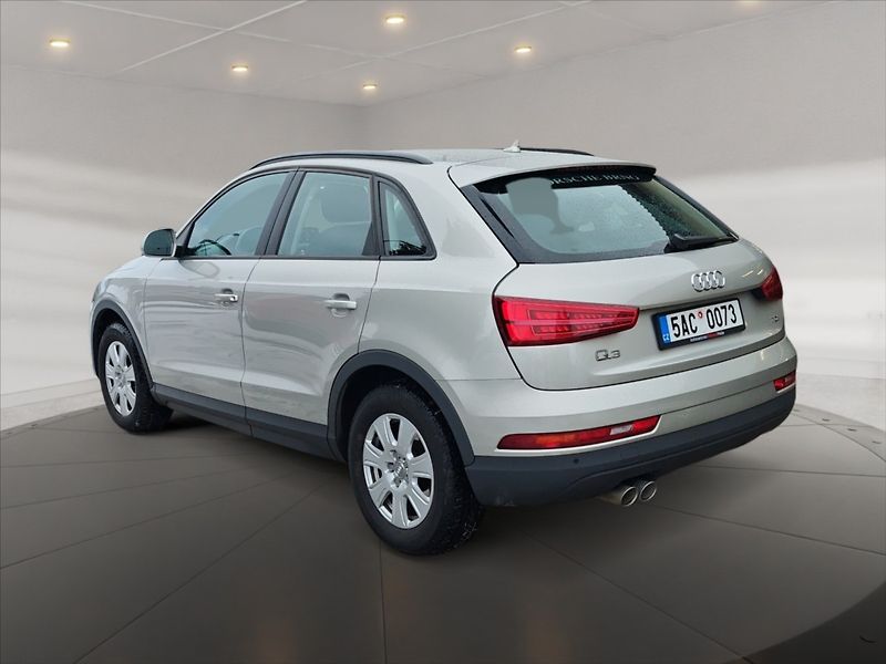 Audi Q3 2,0 TDI  ČR - fotka 5 z 11