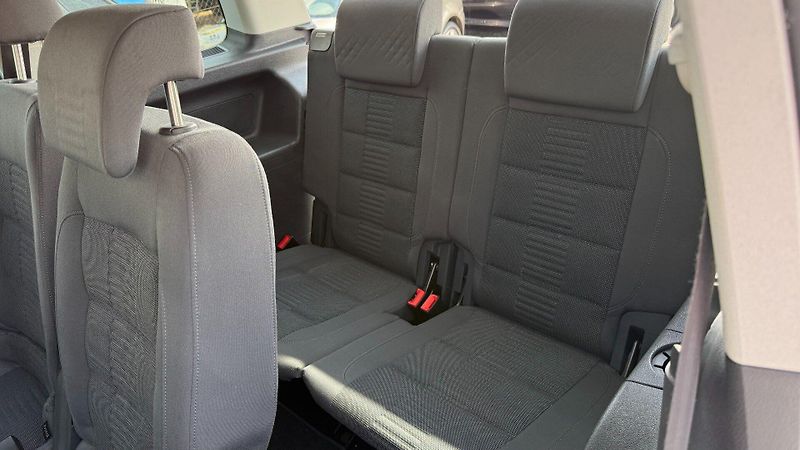 Volkswagen Touran (2009) 1.4TSi 125kW *7míst*ALU*DSG* - fotka 17 z 22