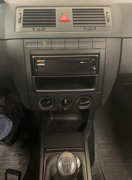 Škoda Fabia 1.2 HTP, ČR - fotka 15 z 21
