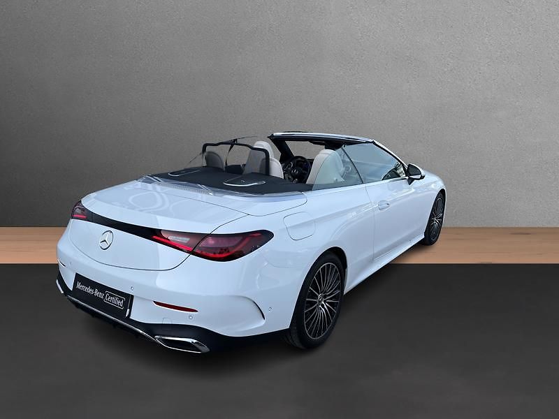 Mercedes-Benz CLE 450 4MATIC kabriolet AMG Line - fotka 21 z 22