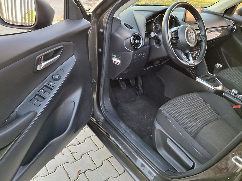 Mazda 2 1.5 benzin Rezervace - fotka 19 z 46