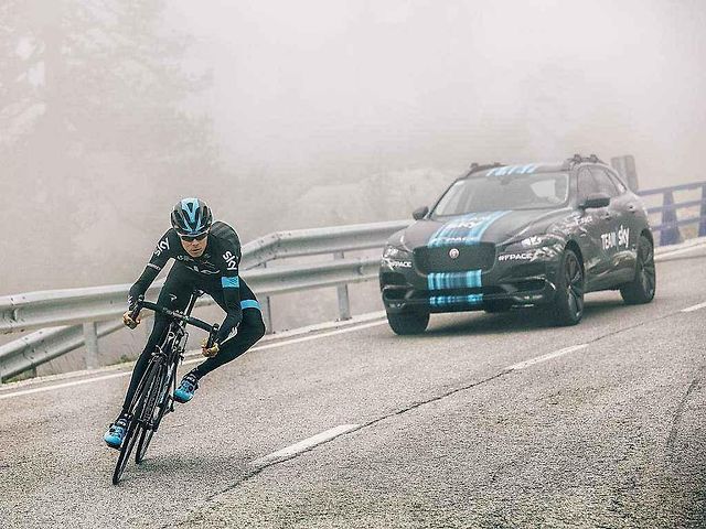 Jaguar F-Pace.