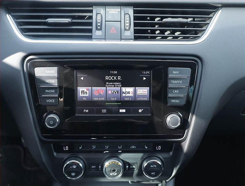Škoda Octavia (2013) Elegance 1.4 TSI, Kůže, Navi - fotka 12 z 17