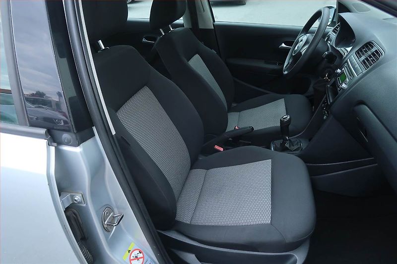 Volkswagen Polo (2011) 1.2 12V, nová STK - fotka 9 z 15