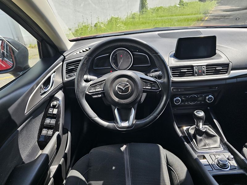 Mazda 3 (2018) 2.0i, NAVI - fotka 10 z 28