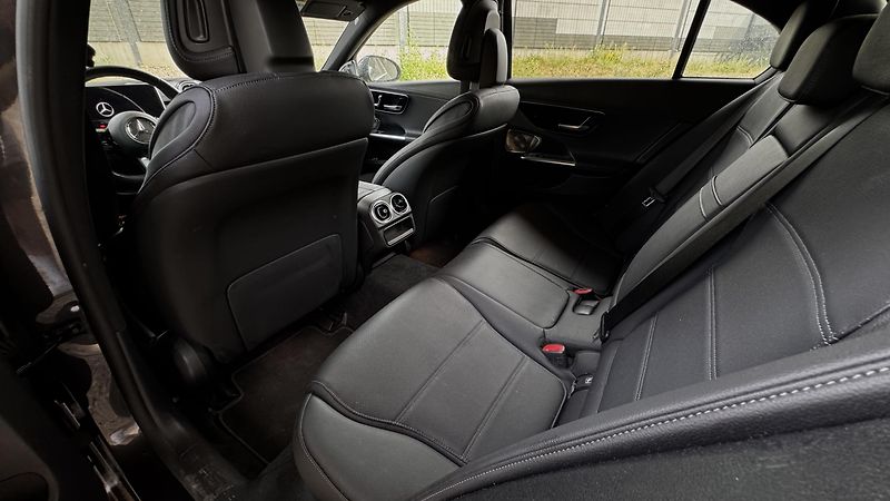Mercedes-Benz Třídy C (2023) C220d, AMG, ZÁRUKA, TOP VÝBAVA - fotka 13 z 16