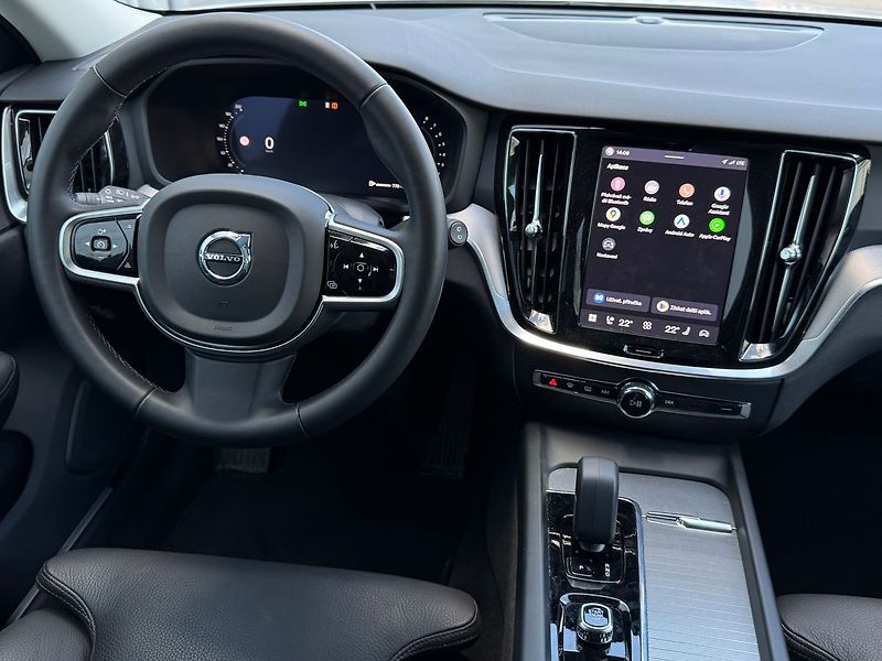 Volvo V60 PLUS DARK B4,FULL LED,ACC - fotka 22 z 23