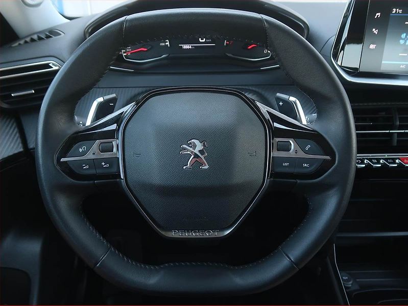 Peugeot 2008 (2022) Active Pack 1.2 PureTech - fotka 17 z 18