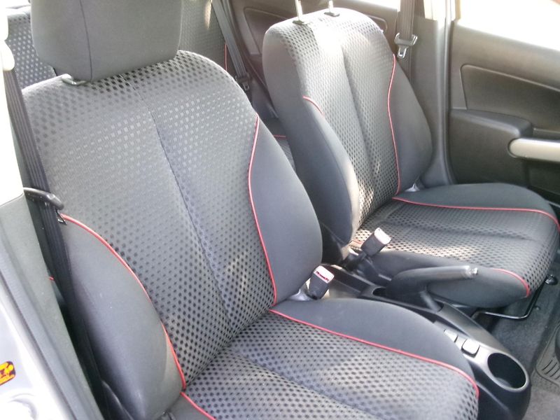 Mazda 2 (2011) 1,3i KLIMA ALU VÝHŘEV - fotka 20 z 27