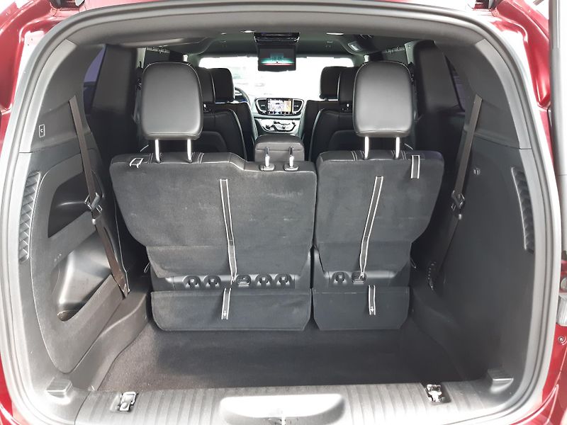 Chrysler Pacifica (2019) 3,6L SPORT, REZERVACE - fotka 14 z 48