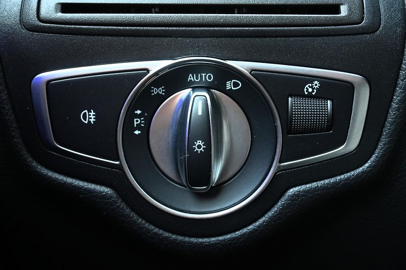 Mercedes-Benz GLC 300e, 4Matic, ČR, Vzduch - fotka 21 z 33