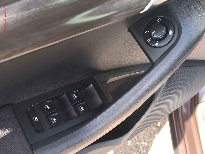 Škoda Octavia (2015) 2.0TDI 4x4, ČR, Scout, navi - fotka 17 z 19
