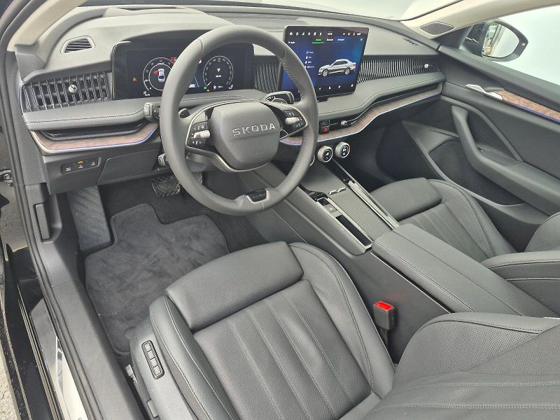 Škoda Superb (2025) Laurin & Klement 2.0 TDI 142kW - fotka 5 z 33