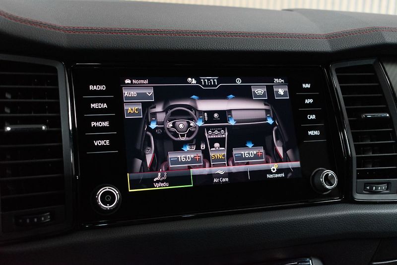 Škoda Kodiaq RS 2.0 TSI 180kW 4x4*DPH*ČR 1M - fotka 33 z 52