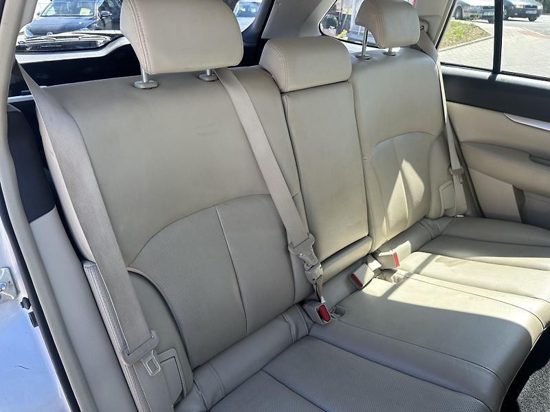 Subaru Outback (2012) 2.0 D 4x4 manual  - fotka 21 z 30