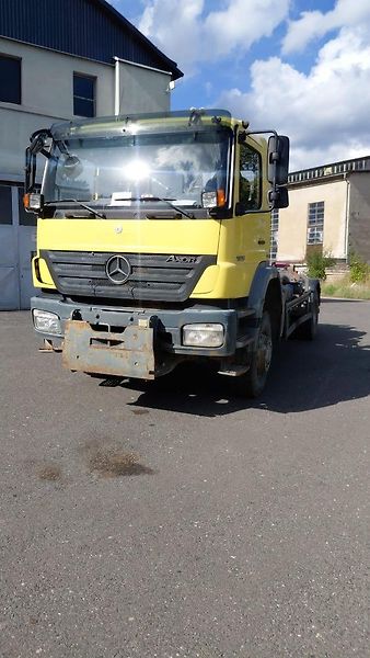 Mercedes-Benz Axor (2008) kontejner 4x4 - fotka 1 z 13