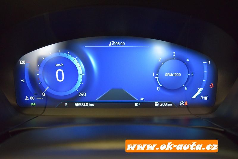 Ford Kuga 1.5 EBLUE TITANIUM 56 000 KM - fotka 46 z 57