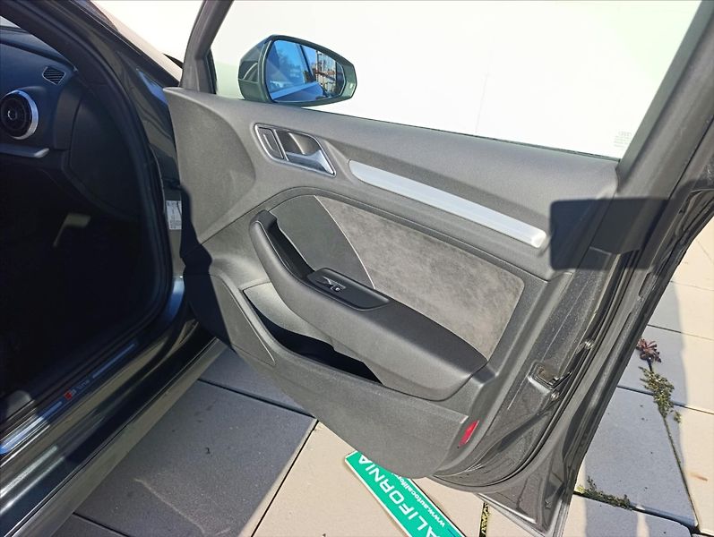 Audi A3 2,0 TDi S-Line Navi,Bi-xenon - fotka 24 z 39