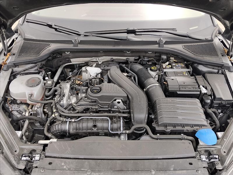 Škoda Octavia 1,5   M-HEV TOP SELECTION 110k - fotka 30 z 31