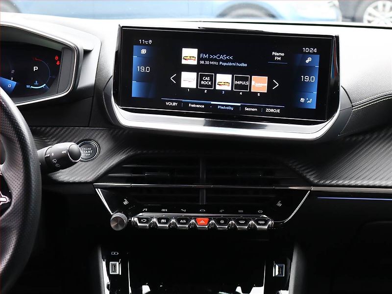Peugeot 2008 (2021) GT Line 1.2 PureTech, Automat - fotka 10 z 22