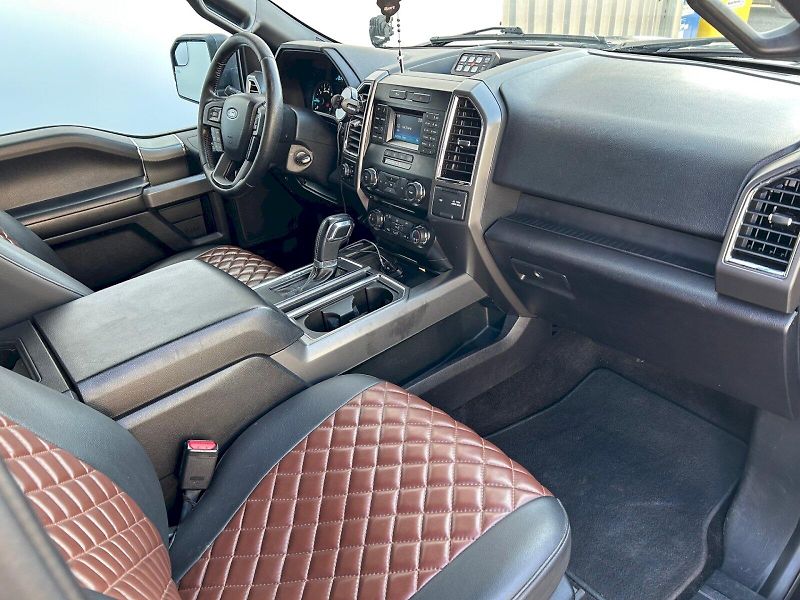 Ford F-150 (2015) XLT - fotka 14 z 20