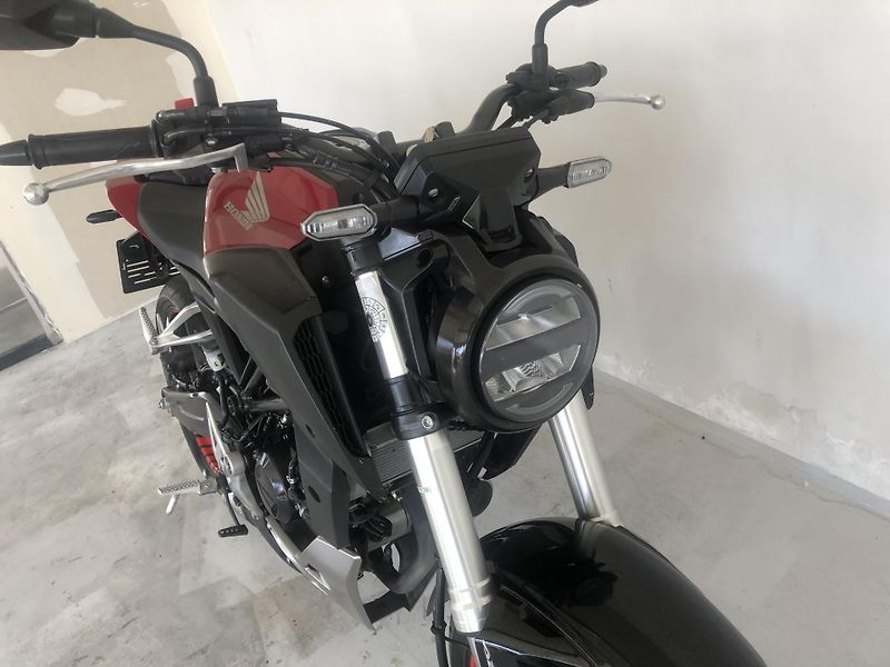 Honda CB 125 R Neo Sports Café - fotka 11 z 19