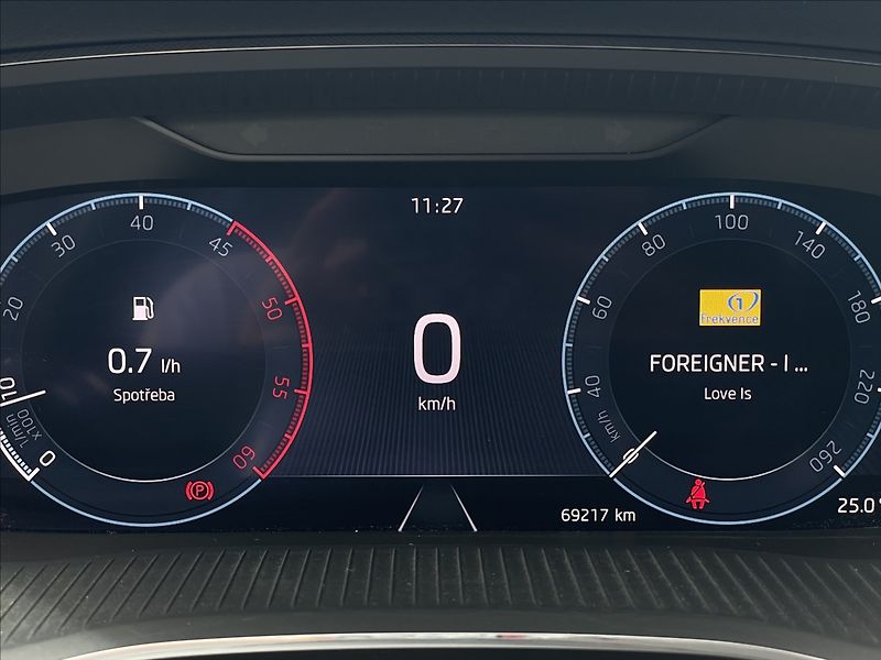 Škoda Octavia 2,0 TDI Combi Ambition Plus KE - fotka 10 z 23
