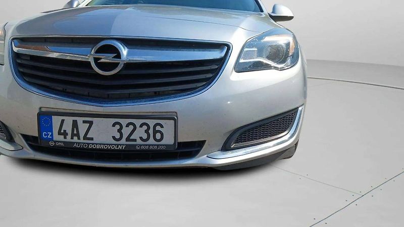Opel Insignia ST 1.6CDTi MT6 - fotka 27 z 29