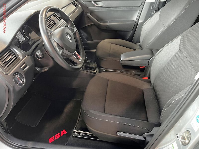 Škoda Rapid (2015) 1.6 TDi, Ambition, DSG, xenon - fotka 9 z 16