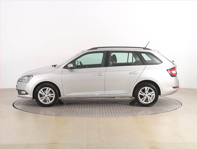 Škoda Fabia (2022) 1.0 TSI, Serv.kniha - fotka 3 z 17