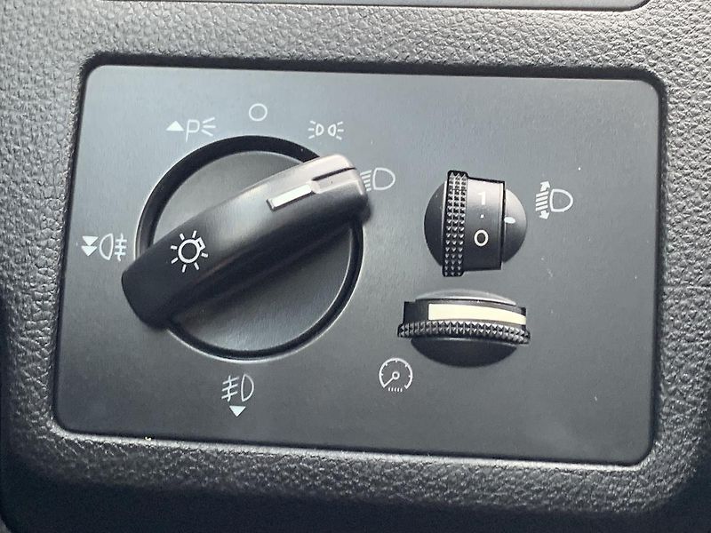 Ford Kuga 2.0TDCi KLIMATIZACE  ALU KOLA - fotka 13 z 38