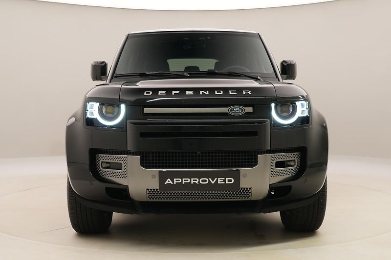 Land Rover Defender 110 D300 X-DYNAMIC SE AWD CZ - fotka 15 z 46